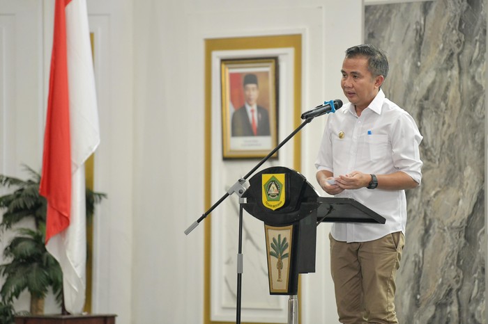 Pemerintah Provinsi Jawa Barat (Pemprov Jabar) terus memperkuat sinergi dengan pemda kabupaten dan kota guna mengoptimalisasi pembangunan makro di Jabar.