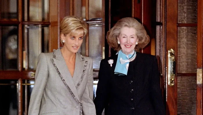 Putri Diana dan Countess Raine Spencer.