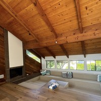 Area lotengn dimanfaatkan secara maksimal. Bukan sebagai gudang, melainkan untuk tempat berkumpul yang nyaman. (Foto: Instagram/@wanda_haraa)