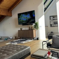 Elemen kayu menjadi paling dominan, menciptakan atmosfer yang hangat. (Foto: Instagram/@wanda_haraa)