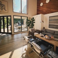 Baru-baru ini, stylist selebriti Wanda Hara sempat mengunjungi rumah tersebut dan memotret beberapa sudut yang estetis dari rumah berdesain modern era 60-an itu.  (Foto: Instagram/@wanda_haraa)