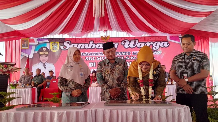Sambang Warga di Desa Ngalas, Kecamatan Klaten Selatan, Kamis (27/7/2024).