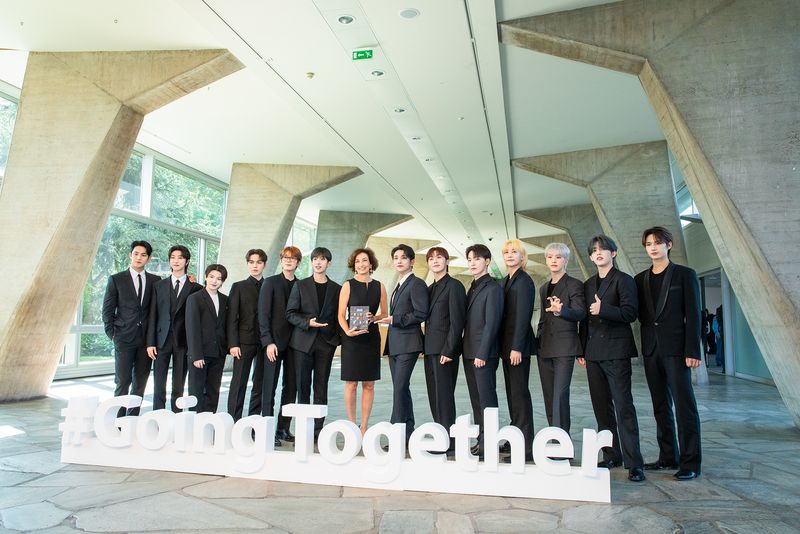 Upacara penobatan SEVENTEEN sebagai UNESCO Goodwill Ambassador For Youth di Paris, Prancis, pada Rabu (26/6/2024).