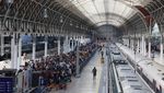 Stasiun Paddington Penuh Sesak Penggemar Glastonbury