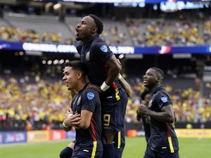 Gol Bunuh Diri Spektakuler Saat Ekuador Bungkam Jamaika 3-1