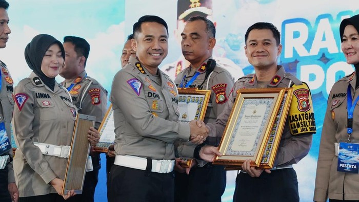 Atas Upaya Luar Biasa, Satlantas Polres Metro Depok Raih Penghargaan Prestasi Keselamatan Lalu Lintas