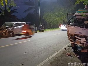 Minibus Oleng Tertabrak Truk di Jalan Poros Maros-Bone, 1 Orang Luka