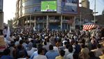 Tumpah Ruah Warga Afghanistan Nobar Piala Dunia Kriket