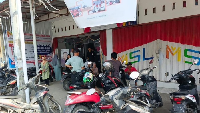 Warga menggeruduk perusahaan MSL di Lombok Timur, NTB. (Tangkapan layar video viral)
