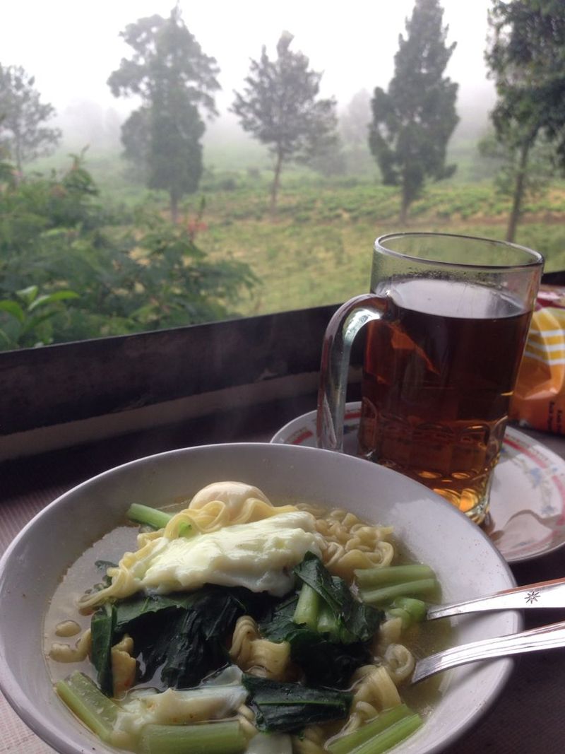 Warung PKL di Puncak Dibongkar, Ini Berbagai Kisah Getok Harga di Sana