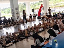 Aksi Mahasiswa Jambi Gelar Napak Tilas 26 Tahun Reformasi