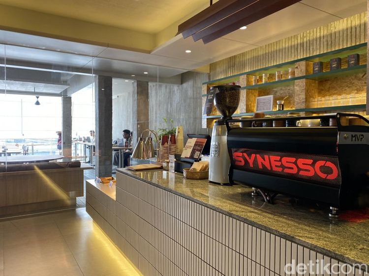Pertama di Jakarta! Di Kafe Ini Ada Fountain Coffee dengan Aneka Kopi Soda