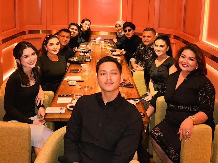 Azriel Hermansyah dan Sarah Menzel