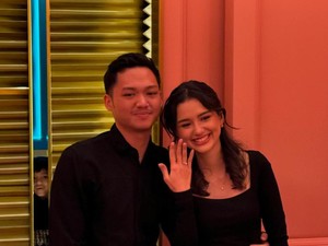 Detik-detik Haru Azriel Hermansyah Lamar Sarah Menzel: Will You Marry Me?