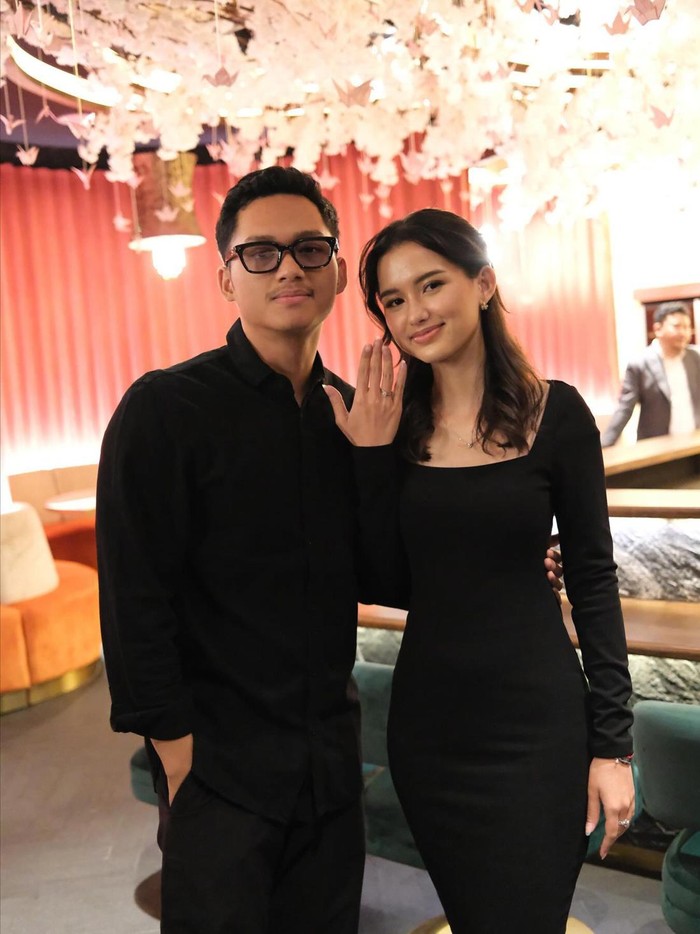 Azriel Hermansyah dan Sarah Menzel