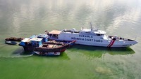 Dengan adanya aktifitas ilegal tersebut, Komandan KN Bintang Laut-401 Letkol Bakamla Andi Christy Mahendra, segera menugaskan ABK KN Bintang Laut-401 untuk melakukan pemeriksaan lebih lanjut dengan menggunakan sekoci. Pada pukul 09.00 WIB, tim pemeriksa telah sampai pada lokasi radar, dan memberi perintah untuk segera memberhentikan aktifitas penambangan. Sebanyak 9 ABK (3 ABK termasuk Nahkoda pada masing-masing kapal) turut dilaksanakan pemeriksaan.   