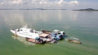 Hasil pemeriksaan yang didapat, KM Cinta Damai berhasil mengangkut sebanyak kurang lebih 30 ton pasir laut dengan bantuan KM Nurul Yakin yang merupakan kapal penambang pasir. Sedangkan KM HARY masih kosong, karena menunggu giliran muat. Ketiga kapal berbendera Indonesia tersebut diduga telah melanggar Pasal 16A JO 16 Ayat (2) Undang-Undang RI No 6 Tahun 2023 Tentang Penetapan Undang-Undang RI No 2 Tahun 2022 Tentang Cipta Kerja Menjadi Undang-Undang Serta Pasal 23 Ayat (1) JO Pasal 10 Ayat (1) PP No 26 Tahun 2023 Tentang Pengelolaan Sedimentasi di Laut.