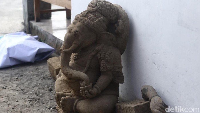 Benda diduga arca Ganesha ditemukan warga di Dusun Sayidan, Kalurahan Sumberadi, Kapanewon Mlati, Kabupaten Sleman, saat menggali tanah untuk pondasi rumah, Rabu (26/6). Foto diunggah Jumat (28/6/2024).
