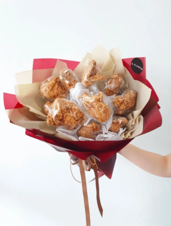 10 Buket Makanan Unik, Isi Mie Instan hingga Bawang Putih