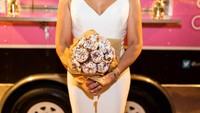 Manisnya donat tak hanya bisa disajikan dengan cara yang biasa. Ada buket donat yang unik untuk ide hadiah bagi si sweet tooth! Foto: Confirm Good