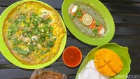 Mampir makan di Rak Thai bisa cicip ragam makanan Thailand lain, termasuk omelet seafood dan mango sticky rice. Rasanya dijamin autentik!