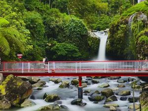 Curug Bayan, Wisata Air Terjun Banyumas yang Indah dan Mudah Diakses