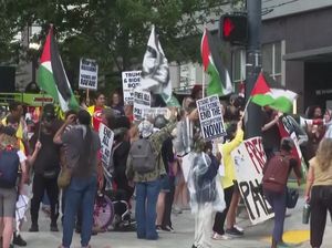 Aksi Demo Bela Palestina Meramaikan Lokasi Debat Biden Vs Trump