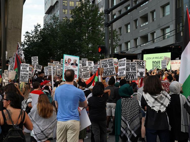 Demo Bela Palestina Warnai Debat Perdana Pilpres AS