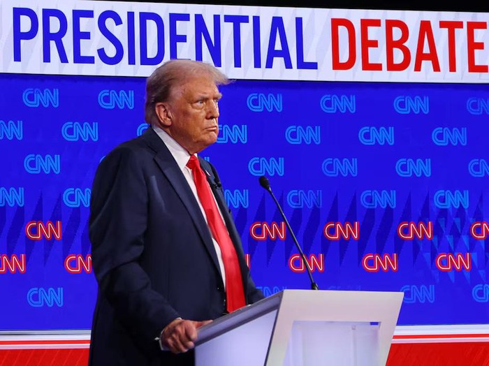 Donald Trump dalam debat capres AS pada Kamis (27/6) malam. REUTERS/Brian Snyder Purchase Licensing Rights