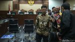 Ekspresi SYL Usai Dituntut 12 Tahun Penjara