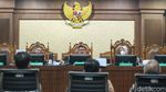 Ekspresi SYL Usai Dituntut 12 Tahun Penjara
