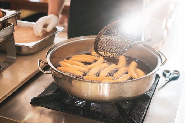 (Gambar hanya ilustrasi)  Marah Tak Kebagian Churros, Pria Ini Berakhir Tumpahkan Minyak Panas