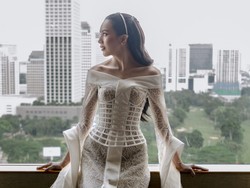 10 Bridal Robe Mewah, Dipakai Selebriti Sebelum Pernikahan