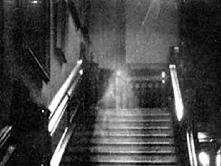 Hii! Penampakan Hantu Terekam Kamera, Slide Terakhir Paling Ngeri