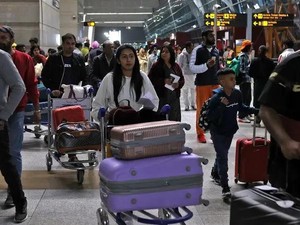 Atap Bandara New Delhi Ambruk, 1 Orang Tewas-Penerbangan Batal