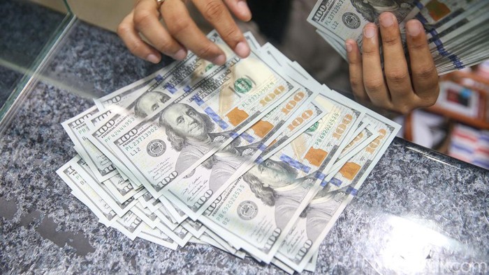 Ini Dedengkot yang Bikin Rupiah Melemah atas Dolar AS