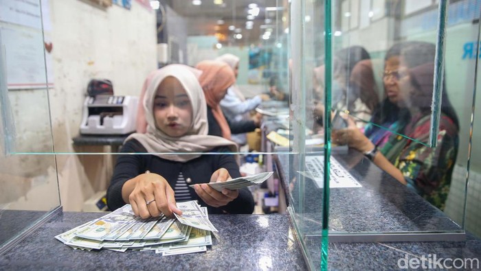 Ini Dedengkot yang Bikin Rupiah Melemah atas Dolar AS Ini Dedengkot yang Bikin Rupiah Melemah atas Dolar AS