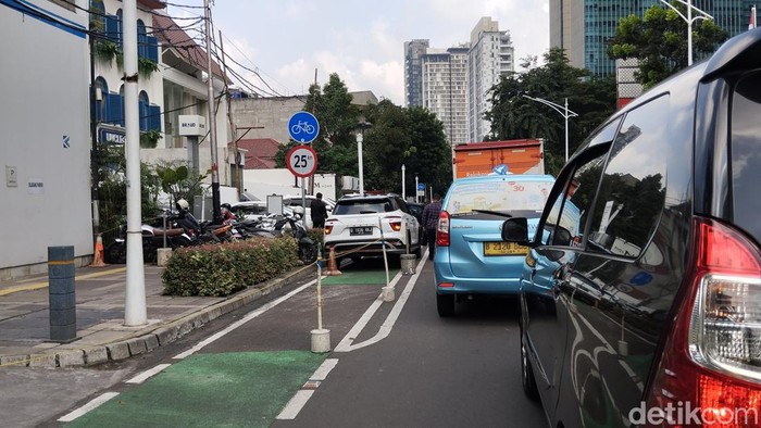 Tindak Tegas Pelanggaran Parkir Liar di Senopati: Sanksi Cabut Pentil dan Tilang Berlaku