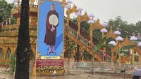 Dia juga seorang kepala biara yang secara terbuka menentang kudeta militer tahun 2021 yang menjerumuskan Myanmar ke dalam kekacauan.  
