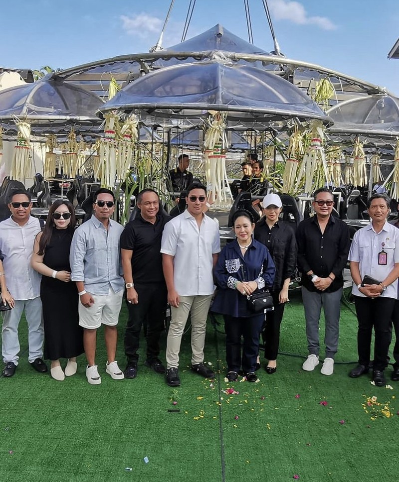 Keseruan Titiek Soeharto dan Darma Mangkuluhur Makan di Lounge in The Sky Bali