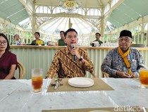 Lebih Panjang, Kirab Pusaka Malam 1 Suro Mangkunegaran Lewati Slamet Riyadi