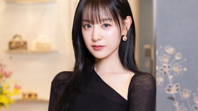 8 Foto Kim Ji Won Debut Pakai Poni di Acara DIOR, Cantik Unreal Bak Anime