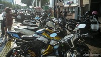Hal ini tentu saja menggangu keamanan dan kenyamanan pejalan kaki.