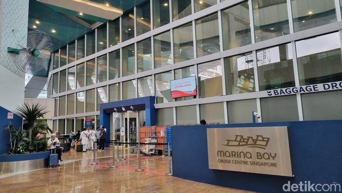 Marina Bay Cruise Center, pelabuhan kapal pesiar di Singapura.