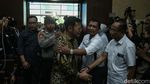 Pegang Tasbih, SYL Jalani Sidang Tuntutan Kasus Gratifikasi-Pemerasan