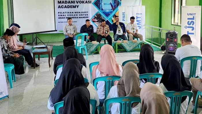 Kawasan Industri Terpadu Batang (KITB) jadi kawasan dengan pertumbuhan yang sangat pesat. Terbukti dengan banyaknya perusahaan yang ada dan beroperasi di KITB.