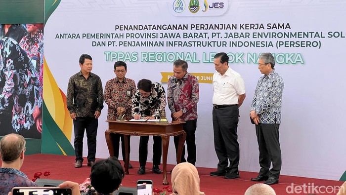 Penandatanganan kerjasama pembangunan insfratruktur TPPAS Legok Nangka