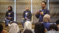 Turut hadir Head of DB, B2B and Coaches PT HM Sampoerna Henny Susanto, Human Resources (HR) detikcom Nanang Supriyatna, Maudy Khansa dan Syifa Haryanti.