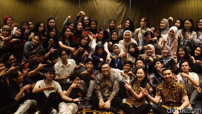 Mahasiswa peserta magang merdeka detikcom resmi dilepas. Para mahasiswa ini akan dikenalkan dengan dunia kerja yang sesungguhnya.