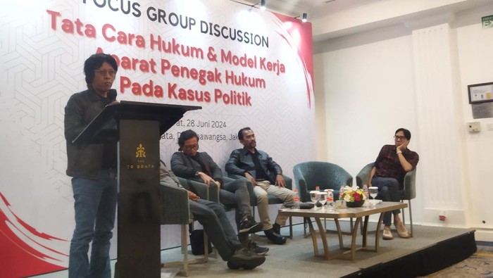 Politikus PDIP, Adian Napitupulu.